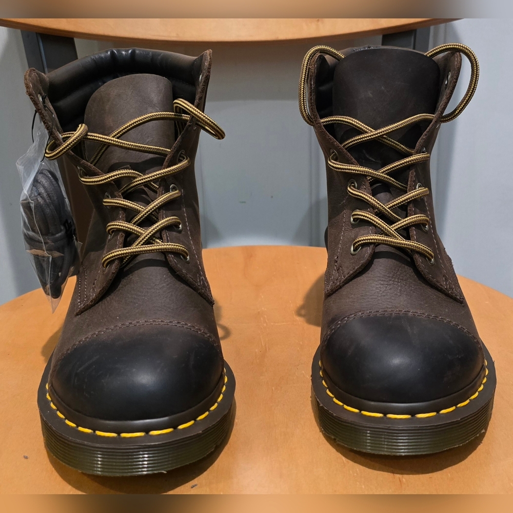 NWOB Dr. Martens Alexandra Brown Leather Heeled Boots Size 7 Women's